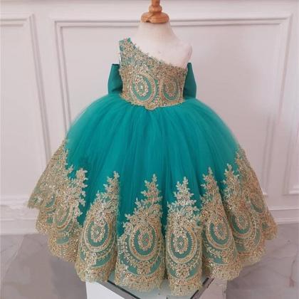One Shoulder Flower Girl Dresses With Gold Lace..