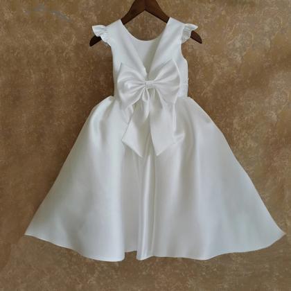 Lovely Girls Pageant Gown With Bow Beading Belt..