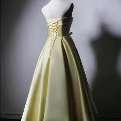 Yellow strapless Bridesmaid Dresses..