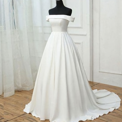 Elegant Simple Satin A-line Formal Prom Dress..