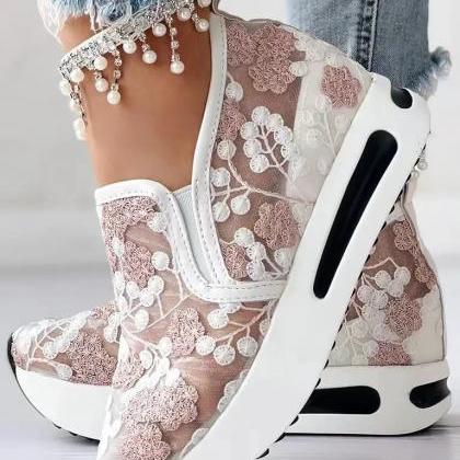 Women's Sneakers Floral Embroidery..