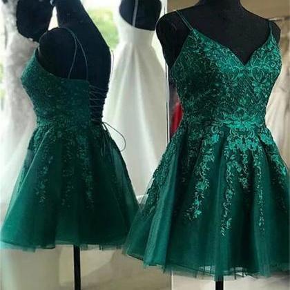 Green V-neckline Lace And Tulle Short Prom Dress..