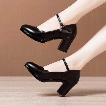 Medium Heel Round Toe Model Catwalk Shoes..