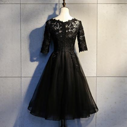 Black Lace And Tulle Short Sleeves Knee Length..