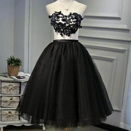 Black Tea Length Round Neckline Tulle Party Dress..