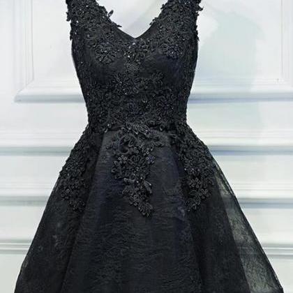 Lace V-neckline Short Black Lace Prom Dresses..