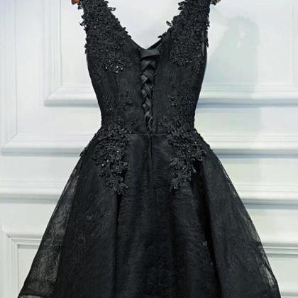 Lace V-neckline Short Black Lace Prom Dresses..