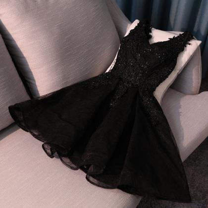 Black Lace V-neckline Short Homecoming Dress..