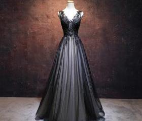 Black Tulle Embroidery Long Sleeve Scoop Evening Prom Dress