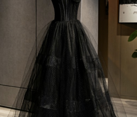 Black Strapless Sweetheart Neckline A-line Tulle Floor Length Hand Made ...