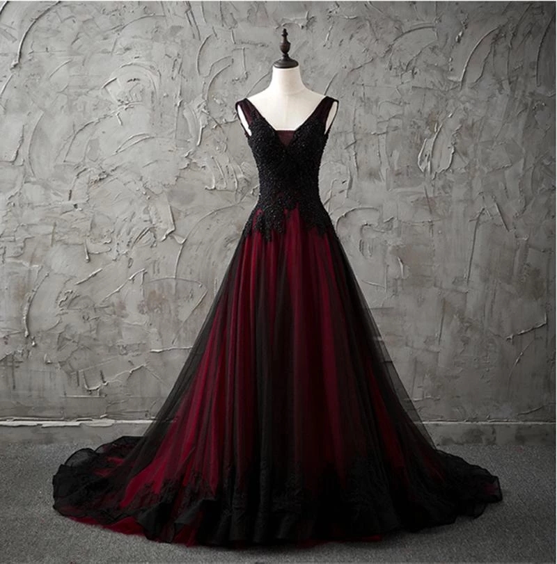 Gothic V-neck Sleeveless Black And Red Wedding Dresses Lace Appliques Beading Country Chic Wedding Dresses Low Back Wedding