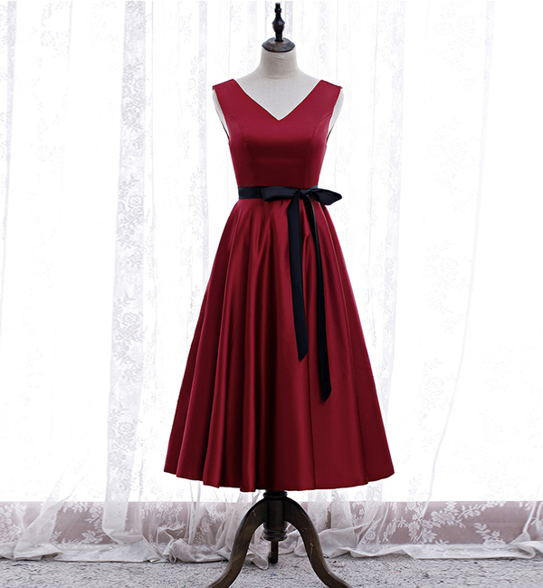 Sleeveless Red Dress With Black Ribbon Belt