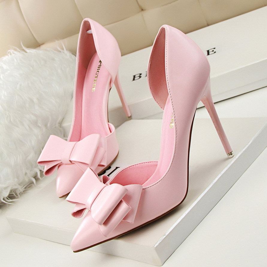 Chic Pink High Heels with Bow Accent, image size:891x891