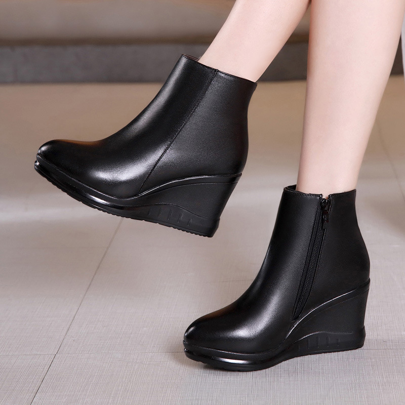 Wedge Platform Short Boots Women's Pointed Autumn And Winter High-heeled Martin Boots Plus Fleece Large Size H190