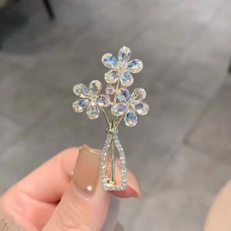 Colorful Crystal Flower Rhinestone Brooch Pin Fashion Women Jewelry B178