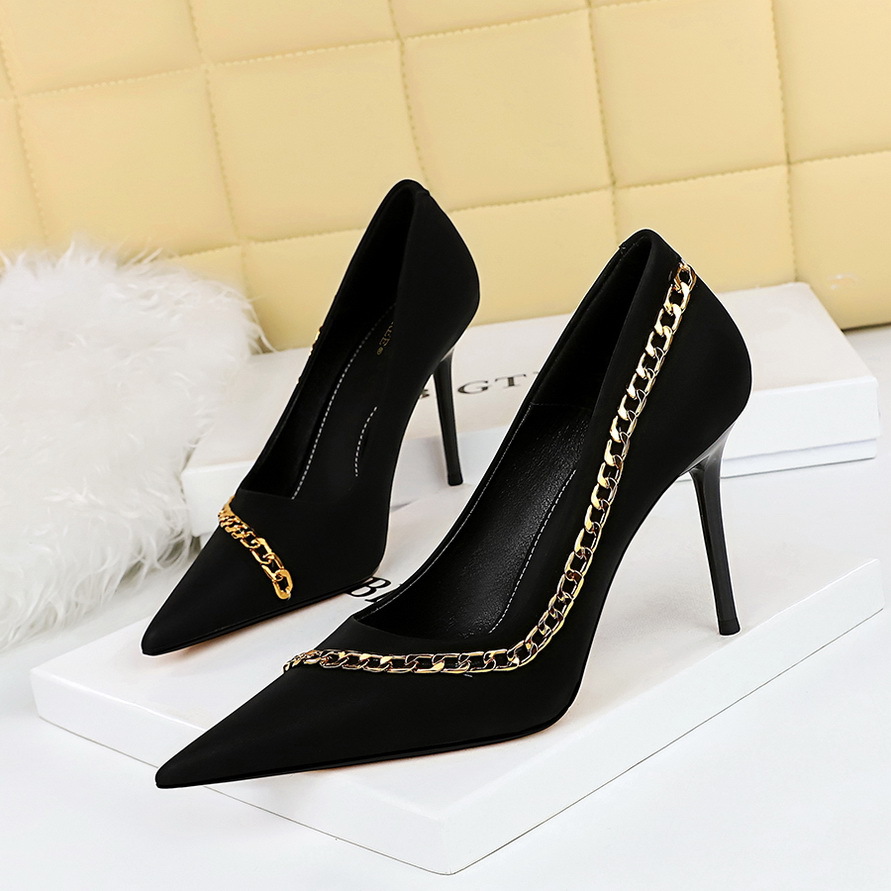 Sexy Nightclub Slim Heel Super High Heel Shallow Mouth Pointed Toe Metal Chain Chain Women's Shoes H389