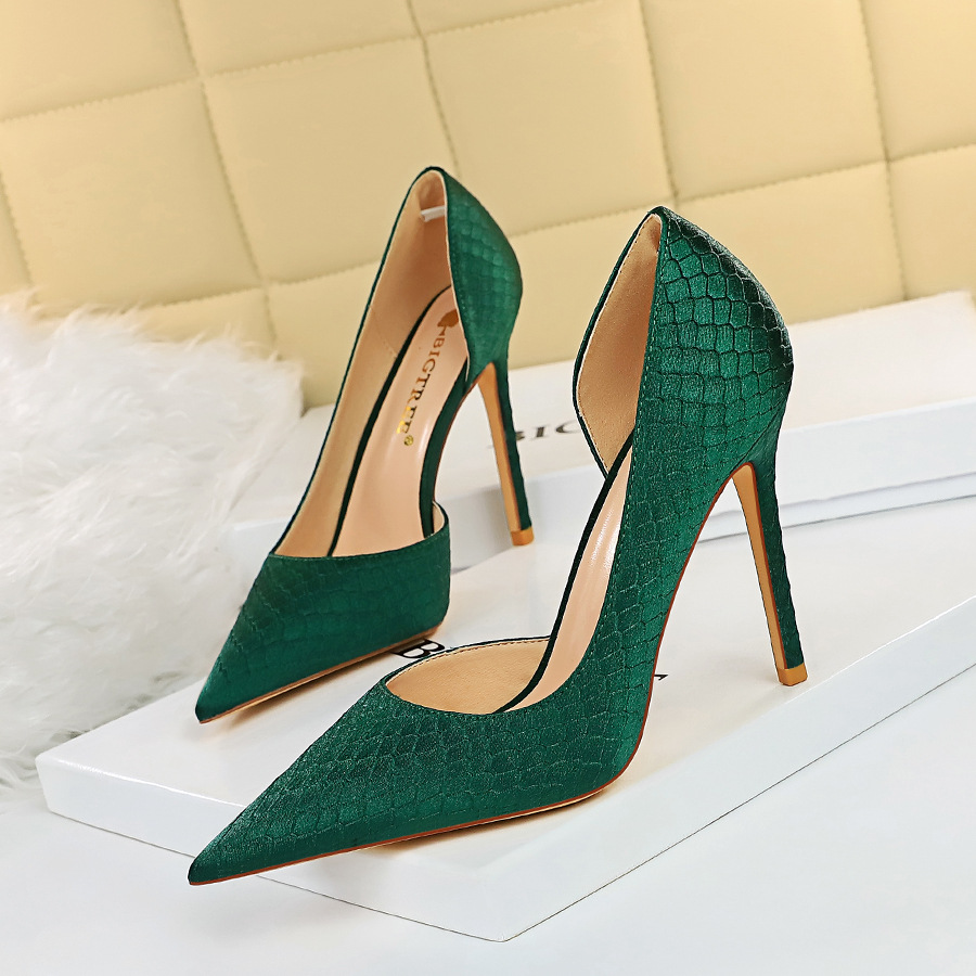 Women's Thin-heeled Shallow-cut Side Hollow Snake-print Satin Shoes High Heels 7.5cm H411