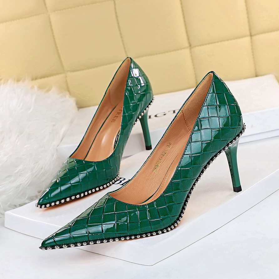 High Heels Women's Shoes Super High Heels Shallow Mouth Pointed Toe Metal Chain Rivet Shoes Heel 8cm H450
