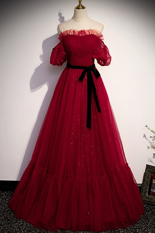Red Evening Gown With Black Velvet Belt on Luulla