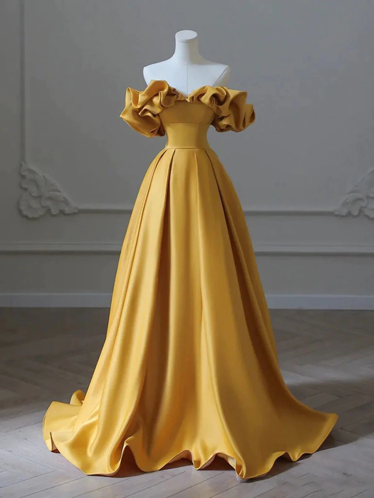 Simple gold gown top