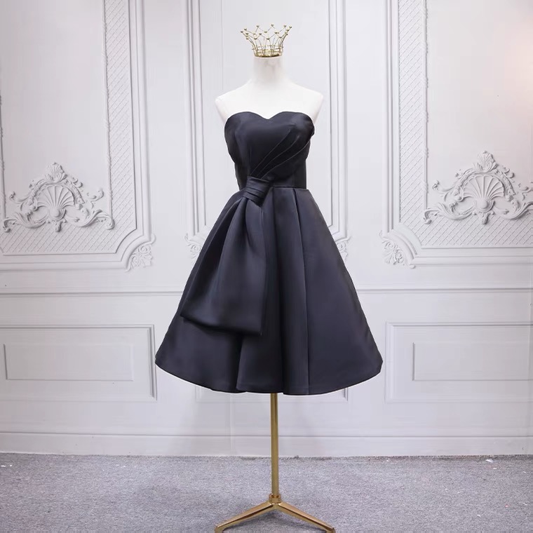 Chic Black Strapless Cocktail Dress With Bow