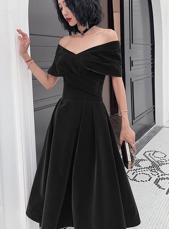 Black Off Shoulder Velvet Tea Length Bridesmaid Dress Formal Dress Short Black Party Dress Sa1439