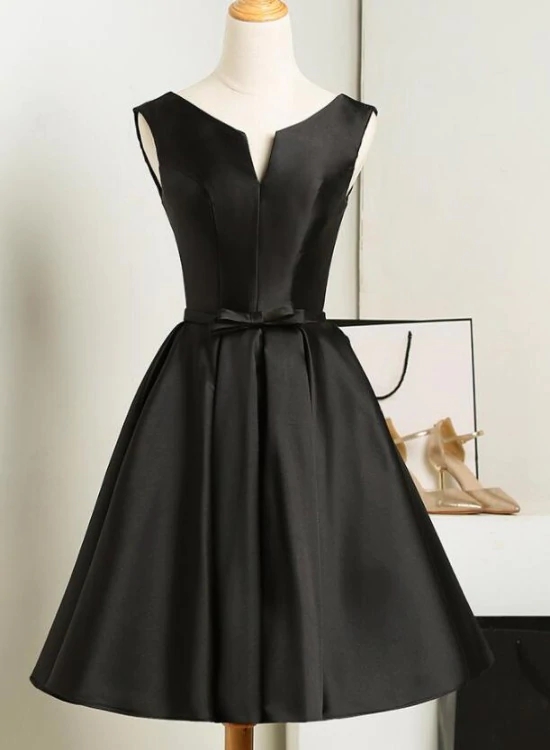 Black Short V-neckline Knee Length Party Dress Homecoming Dress Formal Dress Prom Dress Sa1764