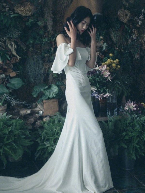 Satin Simple Temperament One-shoulder Prom Dress Lotus Leaf Sleeves Trailing Fishtail Formal Dress Wedding Dress Sa1832