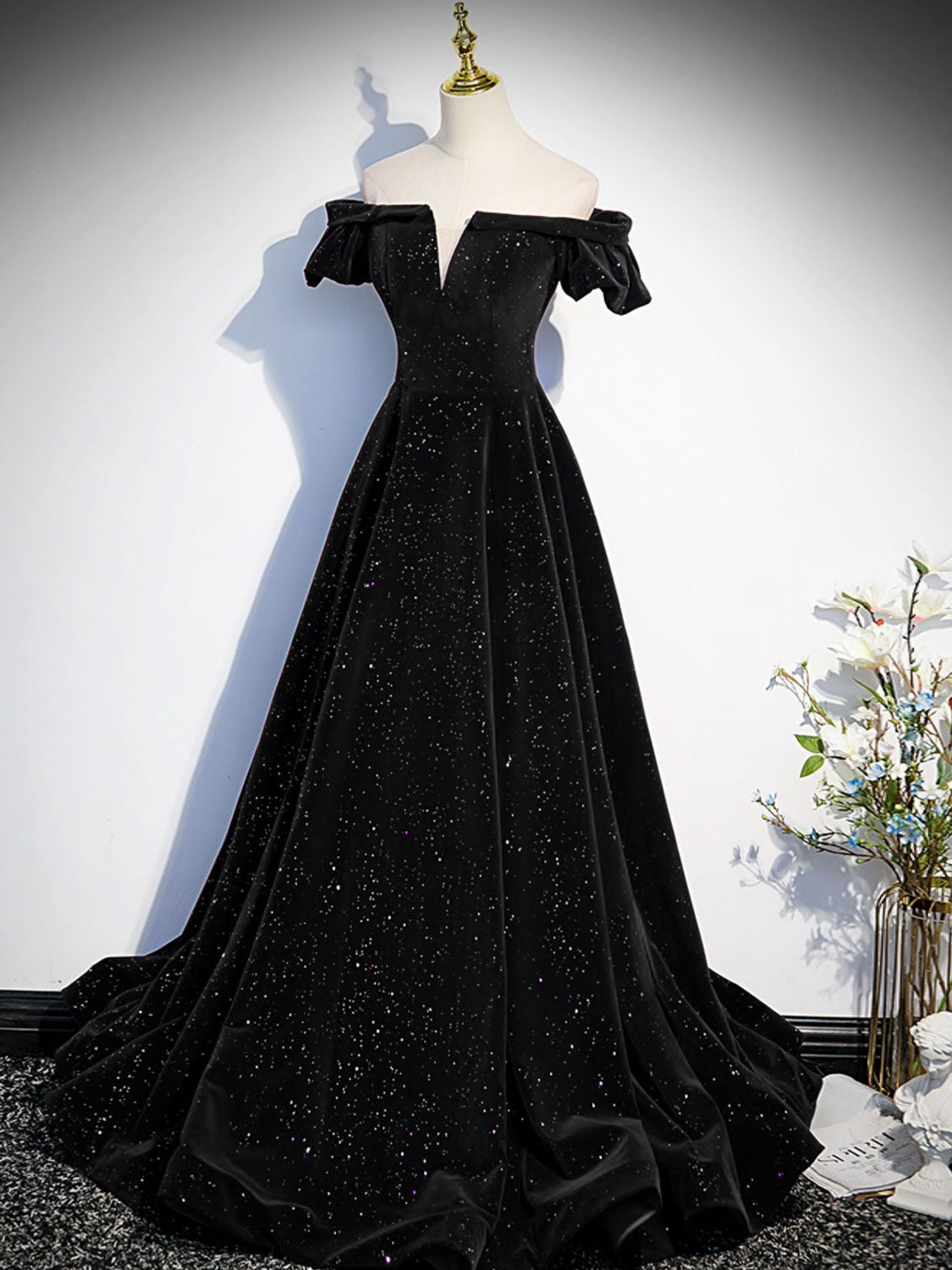 Stunning Black Velvet Gown With Puffed Sleeves