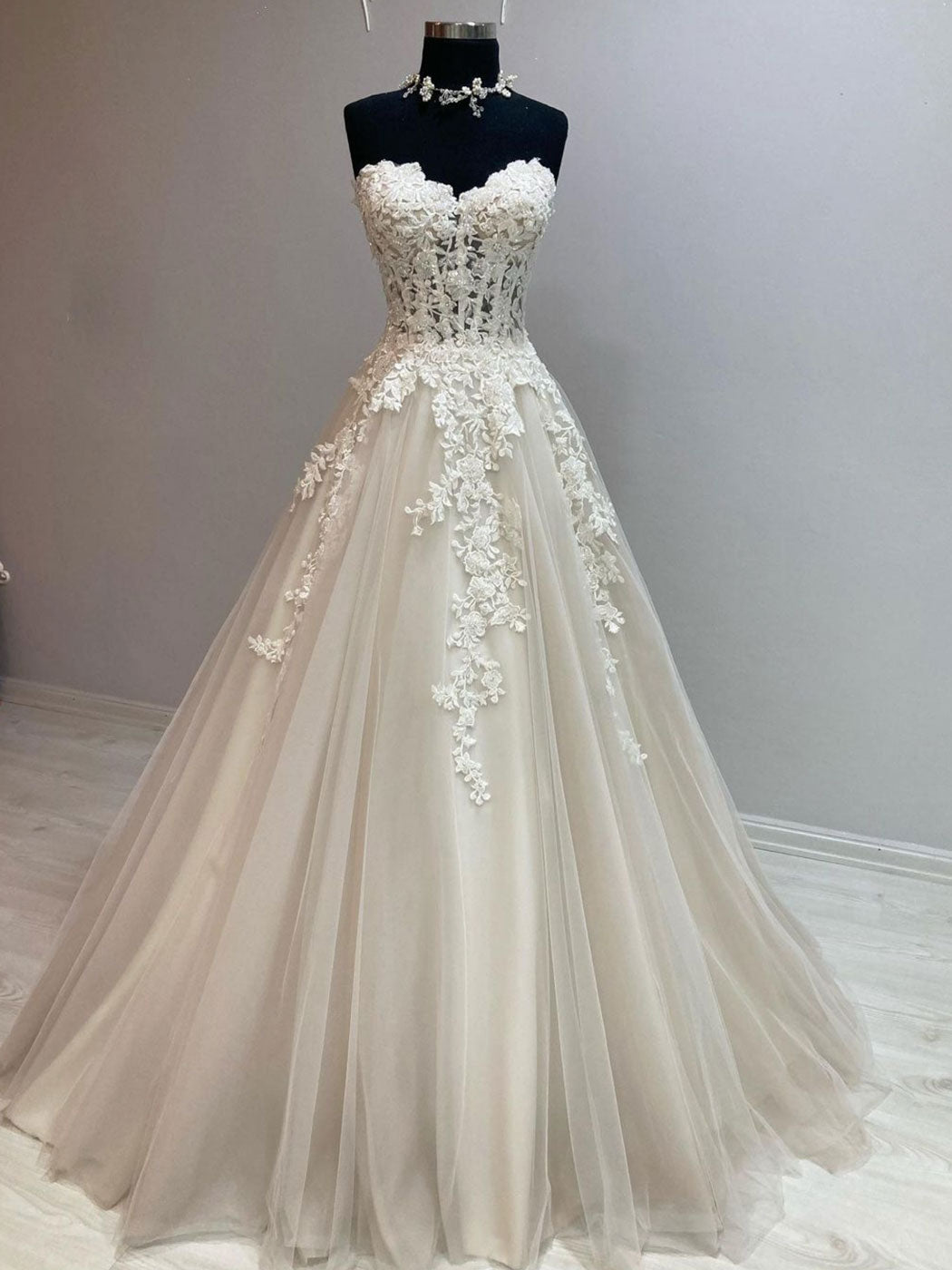 Lace Long Wedding Dress Tulle Lace Bridal Formal Dress Sa2045