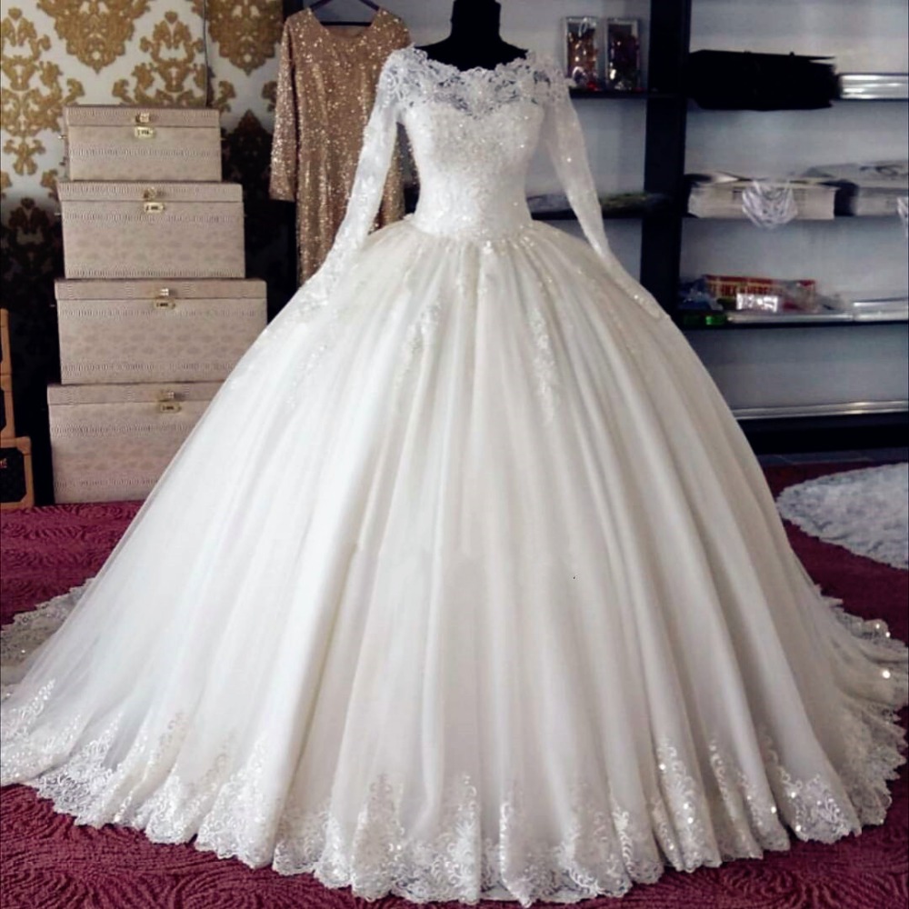 Gorgeous Lace Ball Gown Wedding Dresses Vintage Lace Appliques Long Sleeve Bride Gowns Vintage 3316
