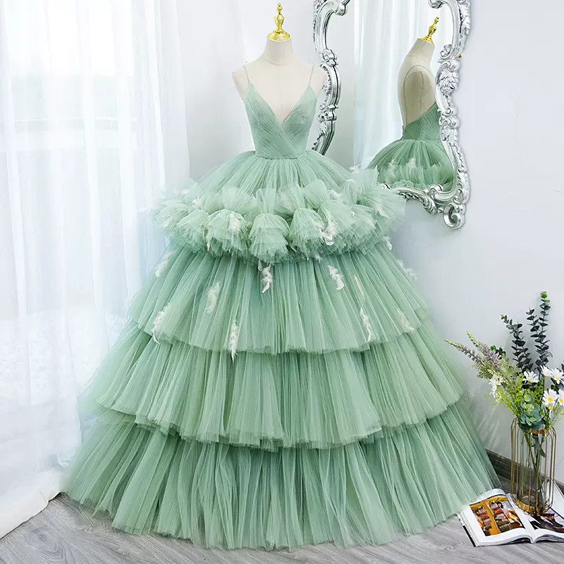 Fashion Green Ball Gowm With Long Train Prom Dress Evening Dress Ss300