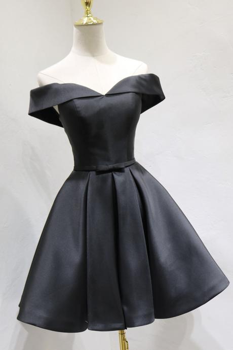 Black Knee Length Sweetheart Simple Homecoming Dress Hand Made Black Prom Dress Sa294