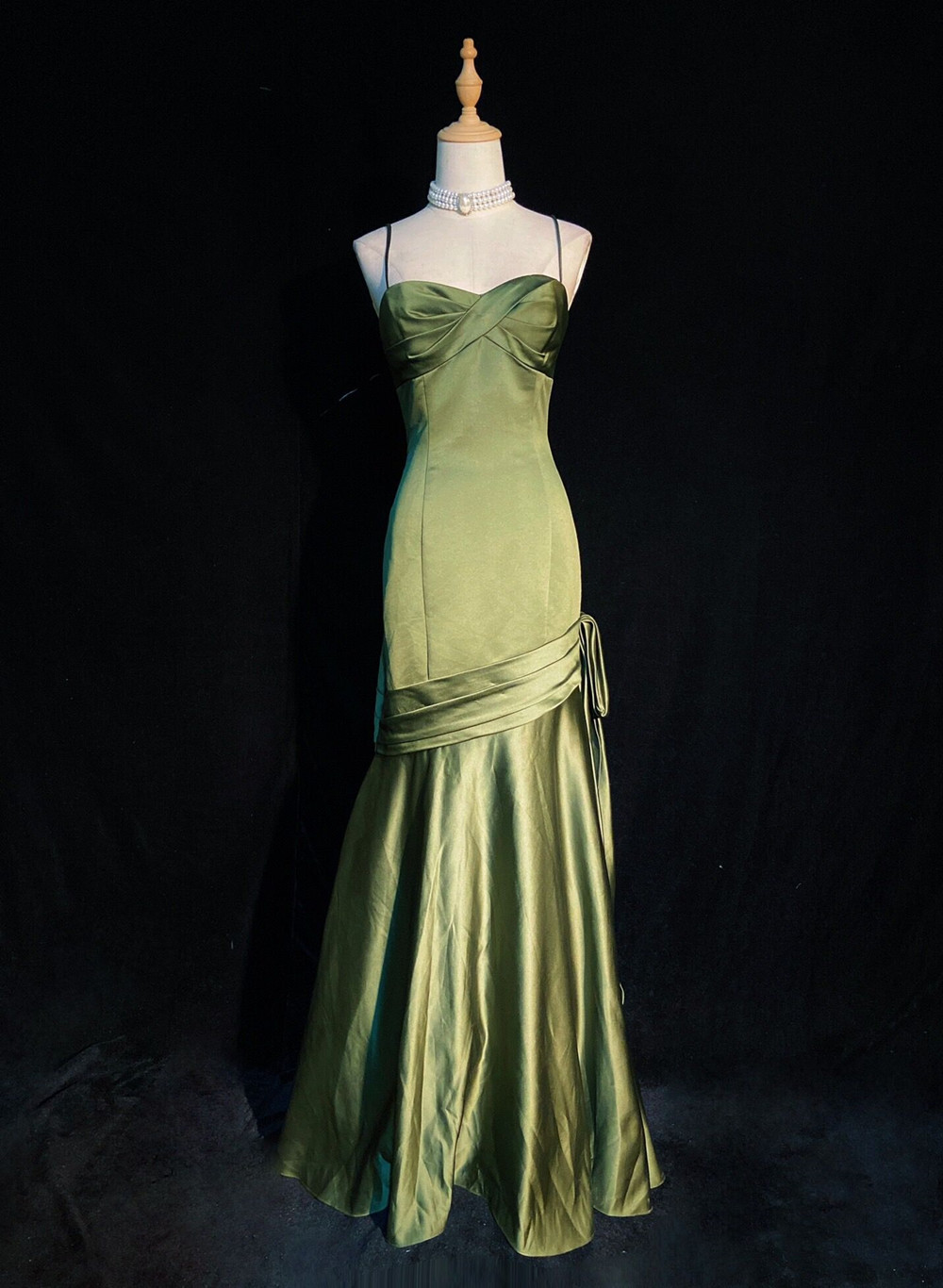 Deep Green Satin Gown With Front Slit And Plunging Neckline For Elegant Galas And Weddings main image 1