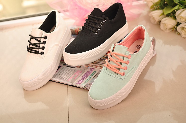 womens casual canvas sneakers